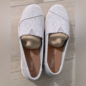 New with tags Toms … never worn